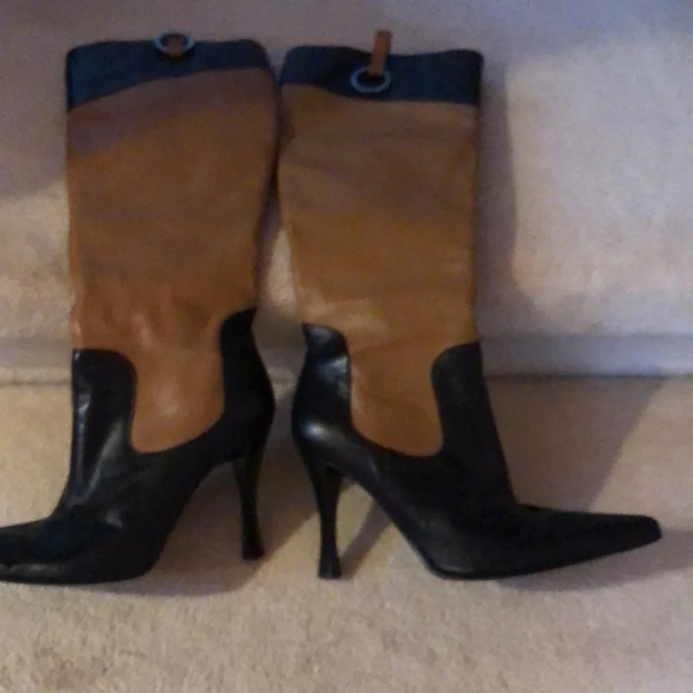 Beautiful pair of Aldo dress boots two tone camel and dark brown. UK size 39. - Picture 4 of 6